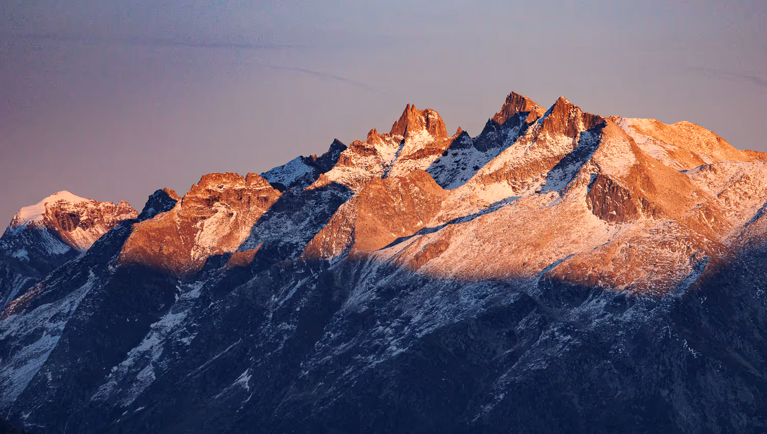 Berggipfel im Abendrot